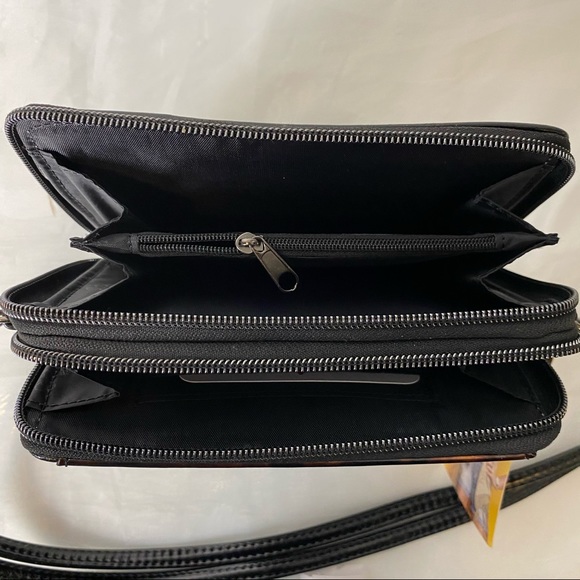 Mundi On the Move Crossbody & Hip Hugger - Picture 6 of 10